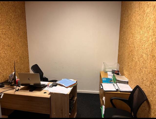 93M² OFFICE TO LET IN WESTLAKE